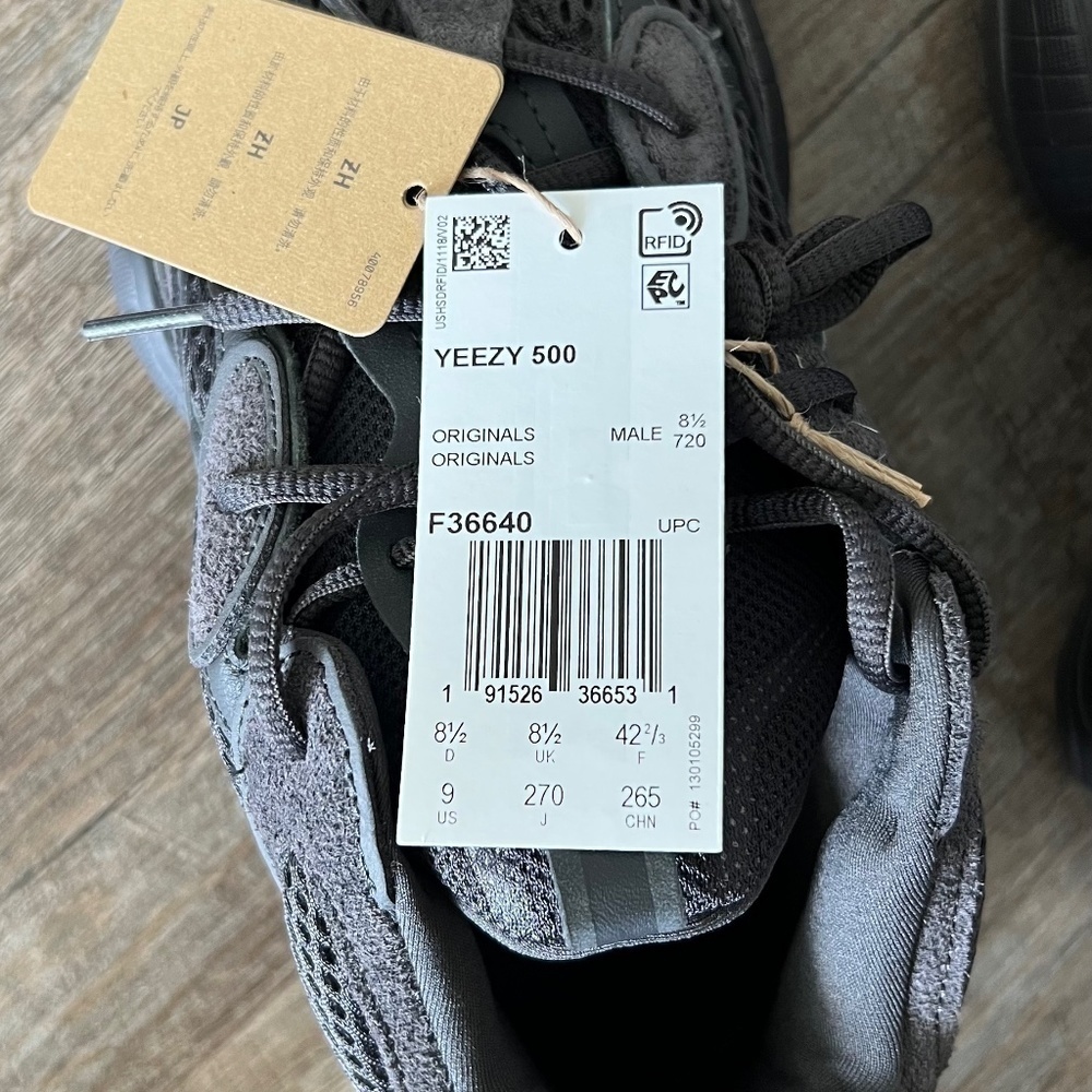 New! YEEZY 500 black sneakers, Authentic - Picture 8 of 9